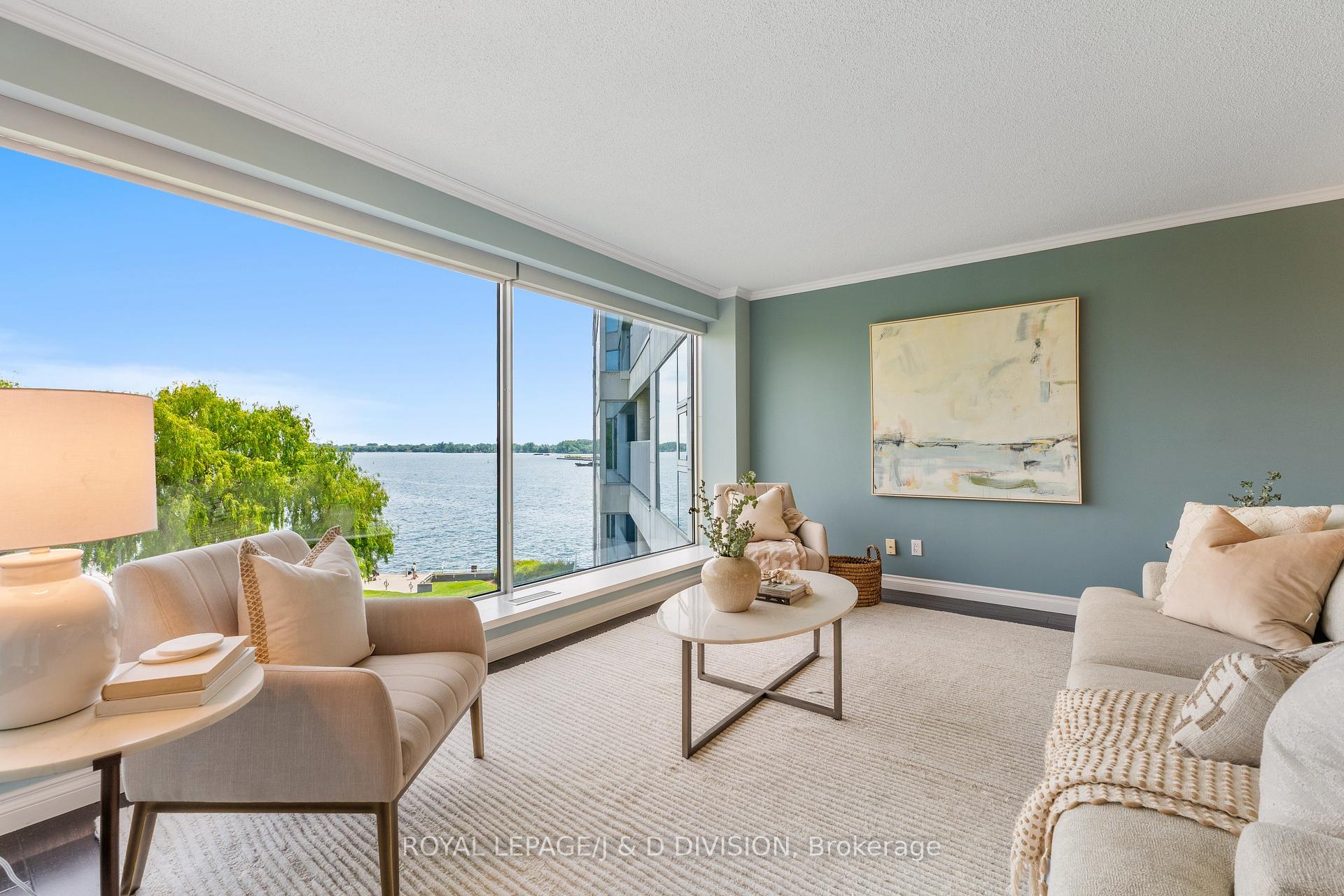 2 Bedrooms Condo at 401 Queens, Toronto For sale