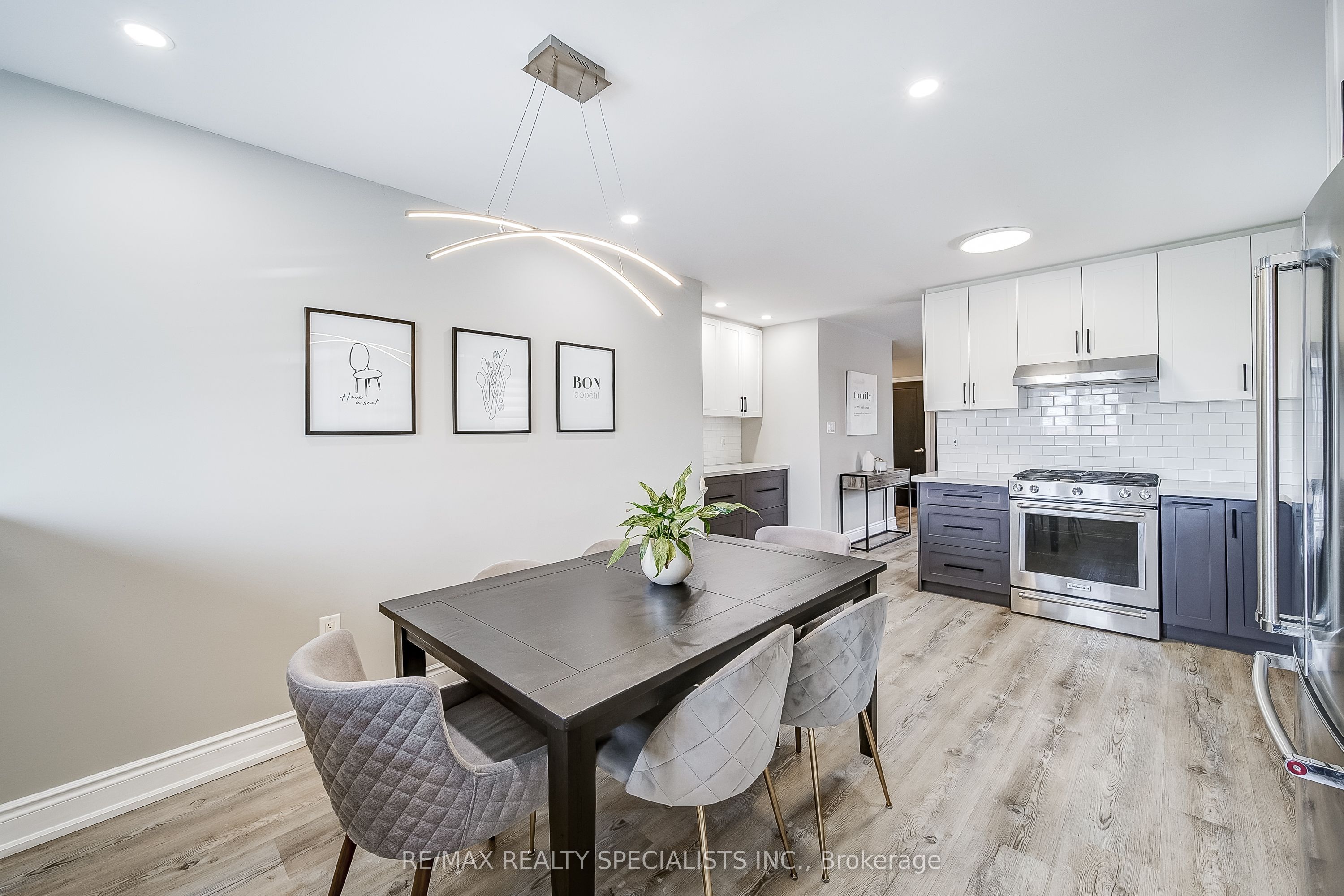 8 Wyman Crescent