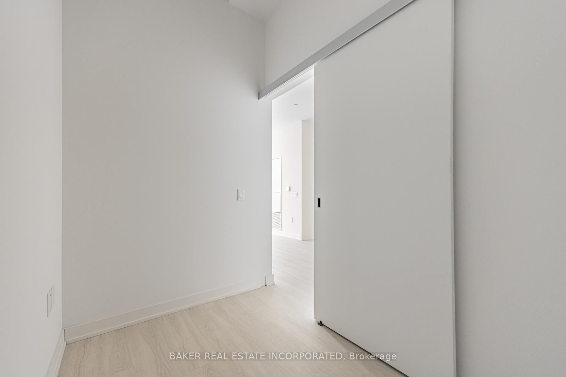 3 Bedrooms Condo at 3883 Quartz, Mississauga For sale