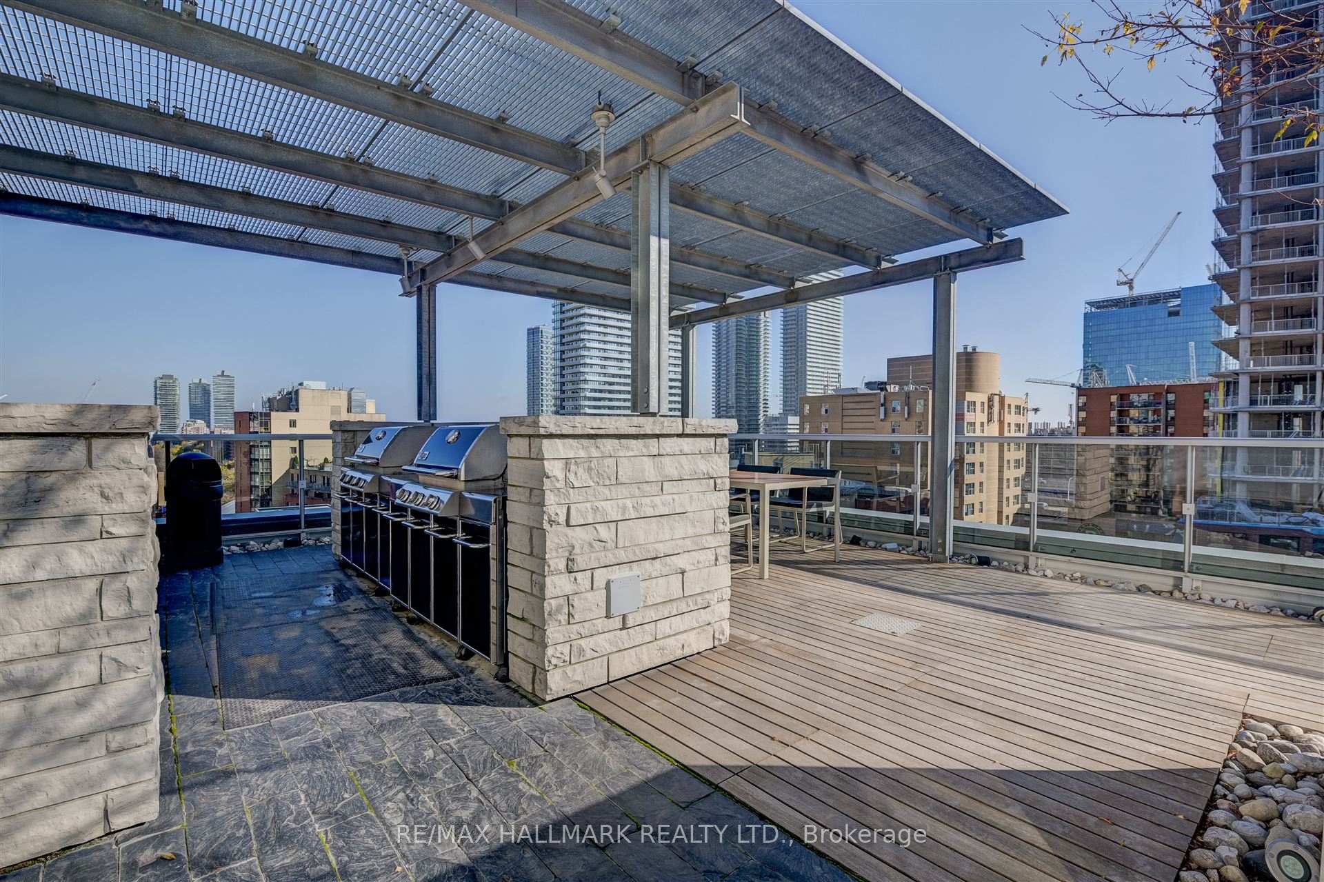 2 Bedrooms Condo at 55 Front, Toronto For sale