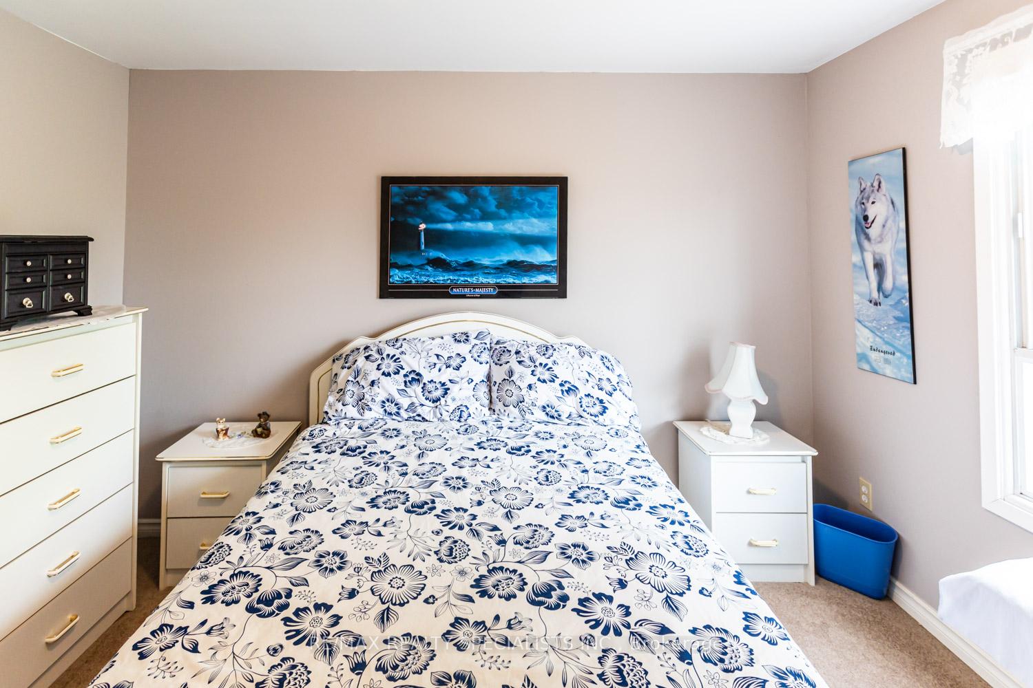 5 Bedrooms Condo at 405 Hyacinthe, Mississauga For sale