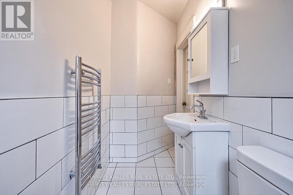1074 St. Clair Avenue W 3