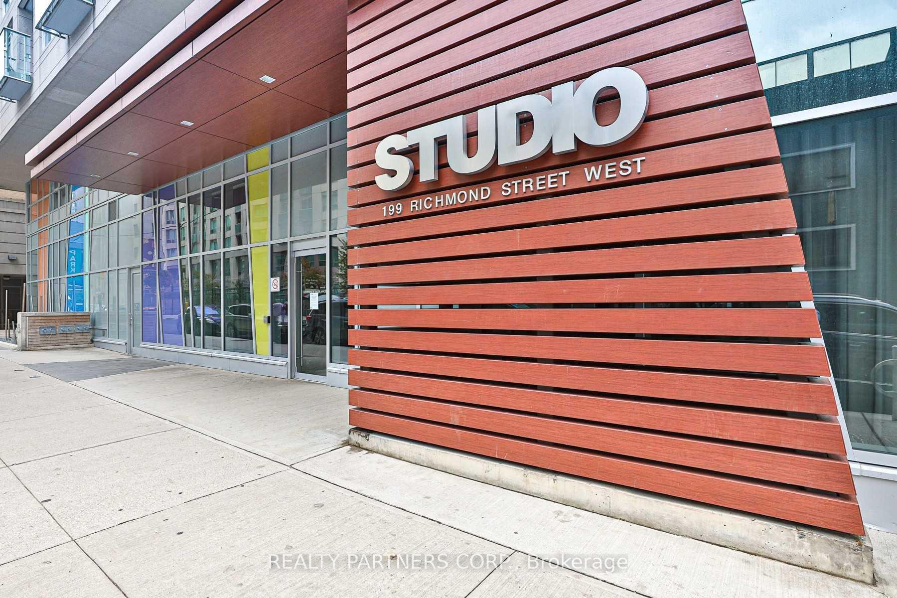 2 Bedrooms Condo at 199 Richmond, Toronto For sale