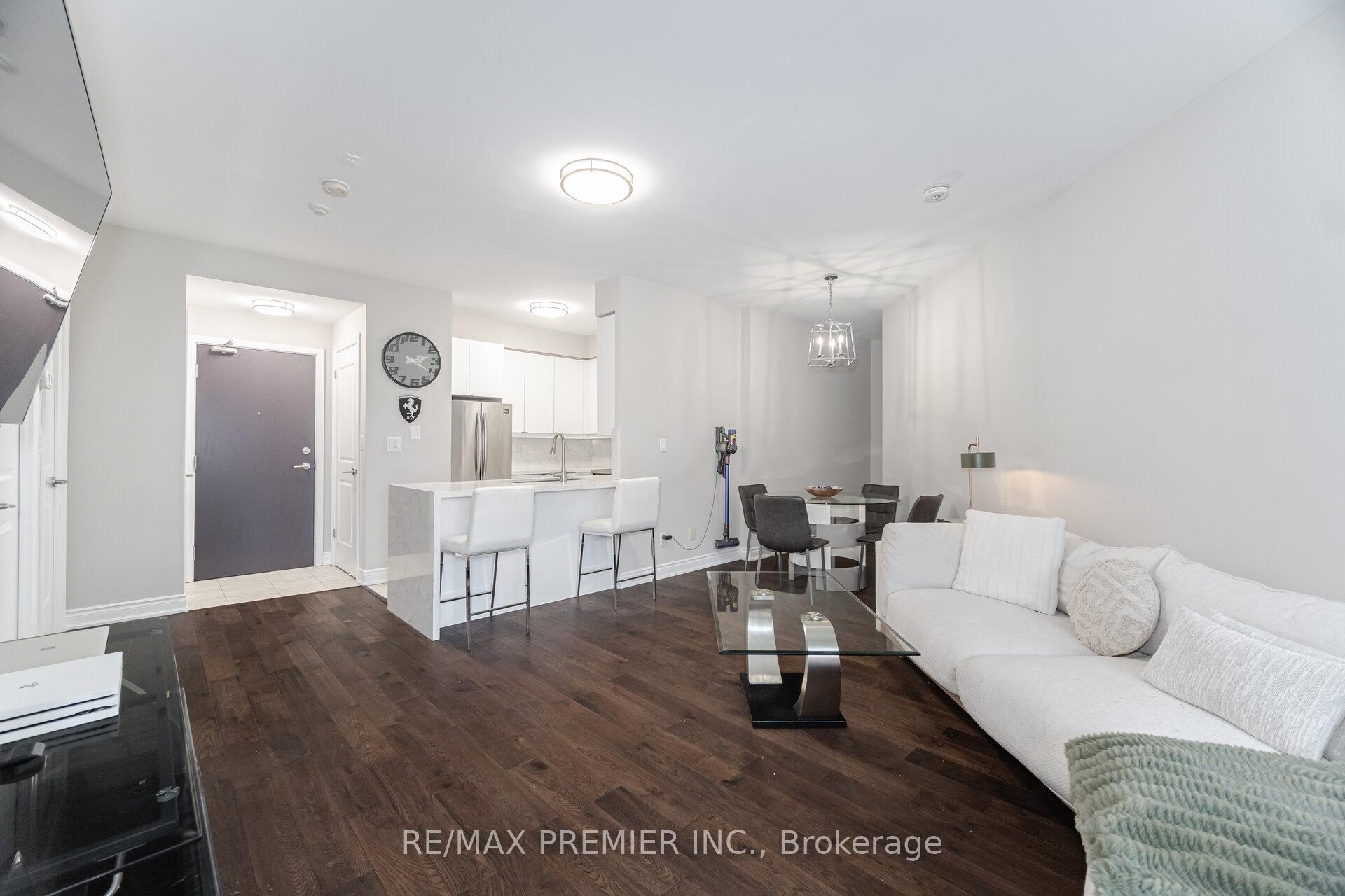 1 Bedroom Condo at 281 Woodbridge,  Vaughan For sale