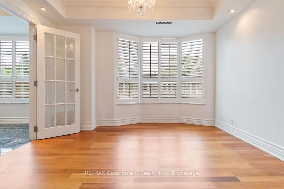 3 Bedrooms Condo at 68 Yorkville, Toronto For sale