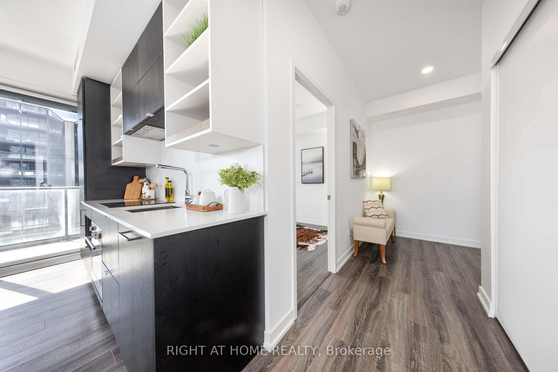3 Bedrooms Condo at 20 Edward, Toronto For sale