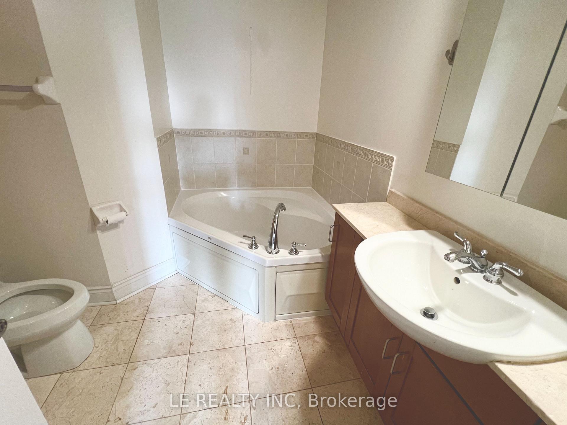 2 Bedrooms Condo at 70 Byng, Toronto For sale