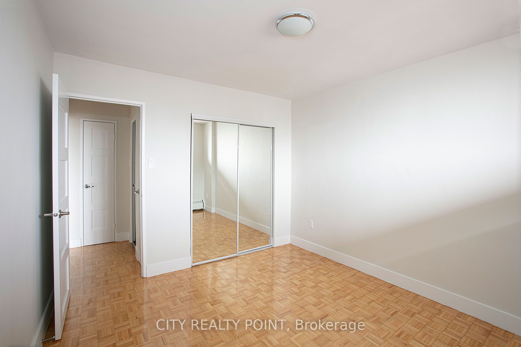 666 Spadina Avenue, #215