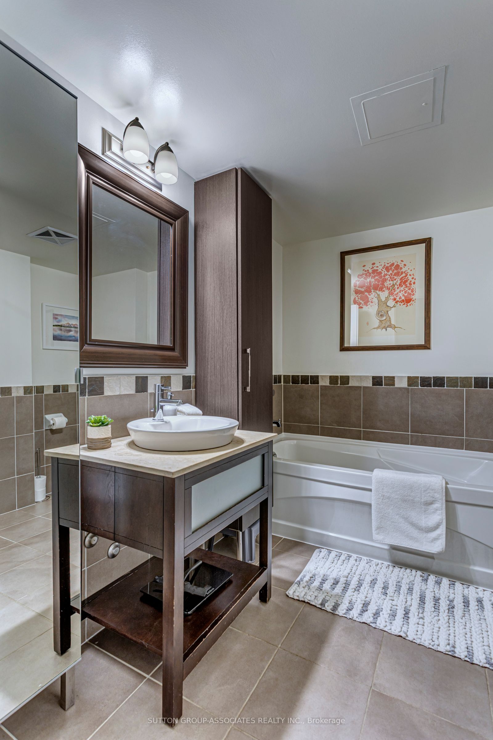 1100 Lansdowne Avenue, #333
