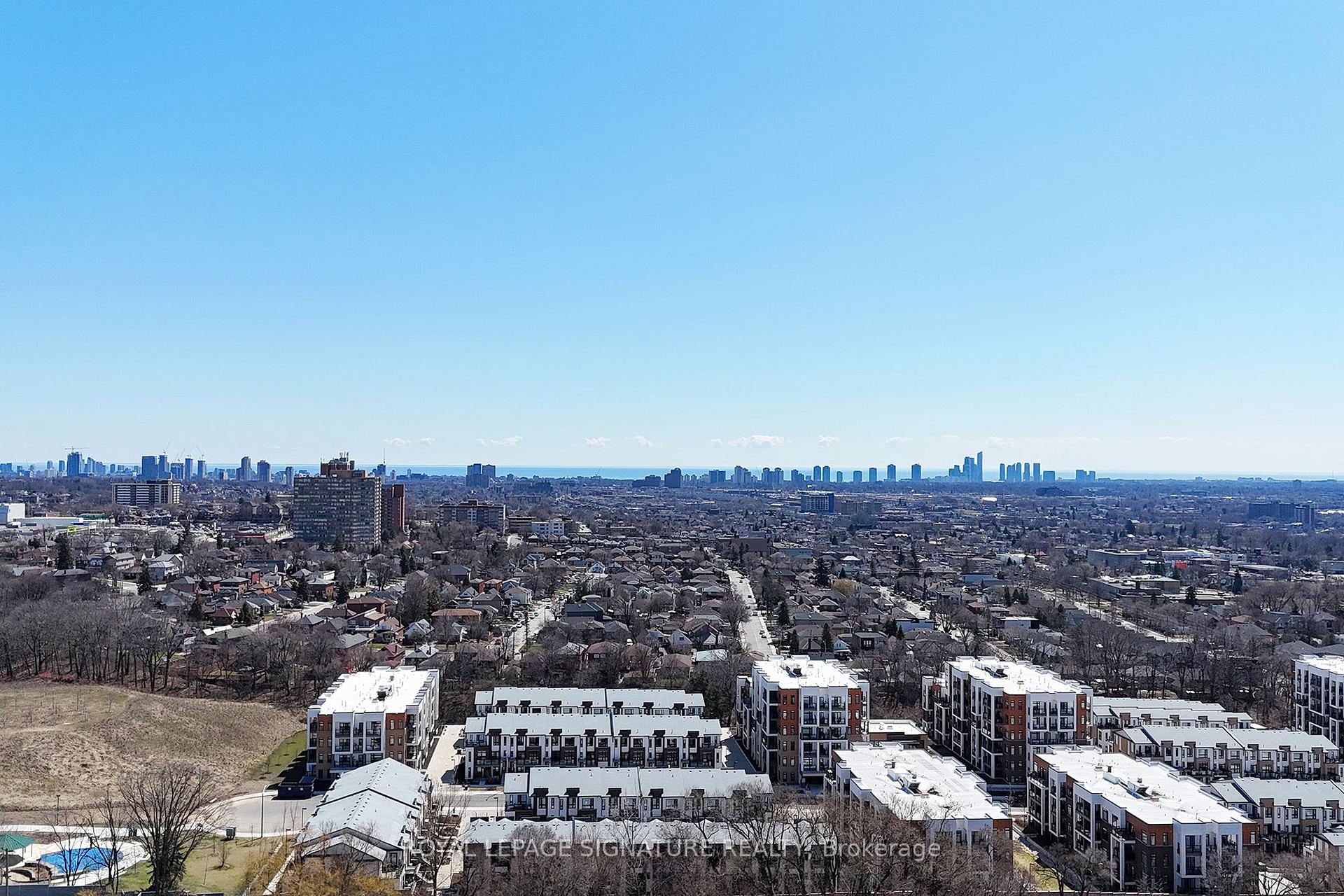 3 Bedrooms Condo at 110 Canon Jackson,  Toronto For sale