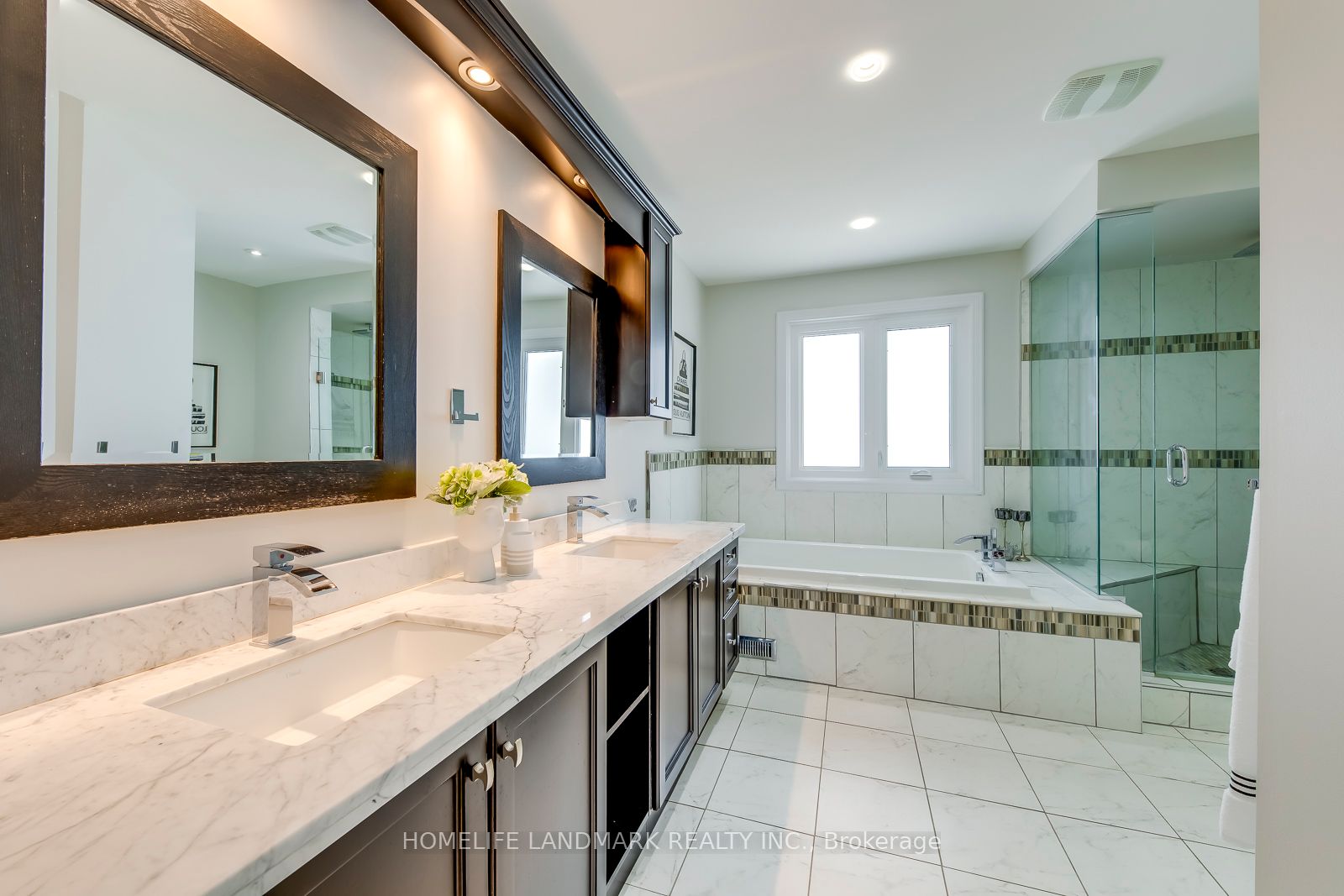503 BLENHEIM Crescent