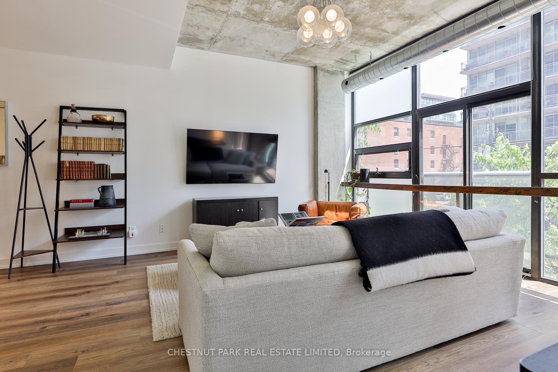 1 Bedroom Condo at 60 Bathurst, Toronto For sale