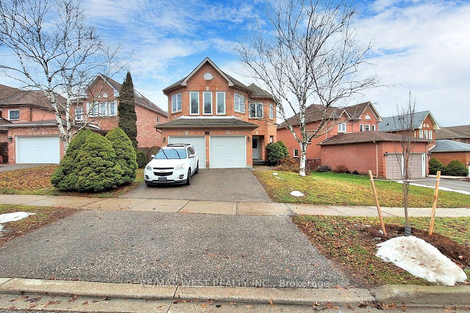 43 Chiswick Crescent