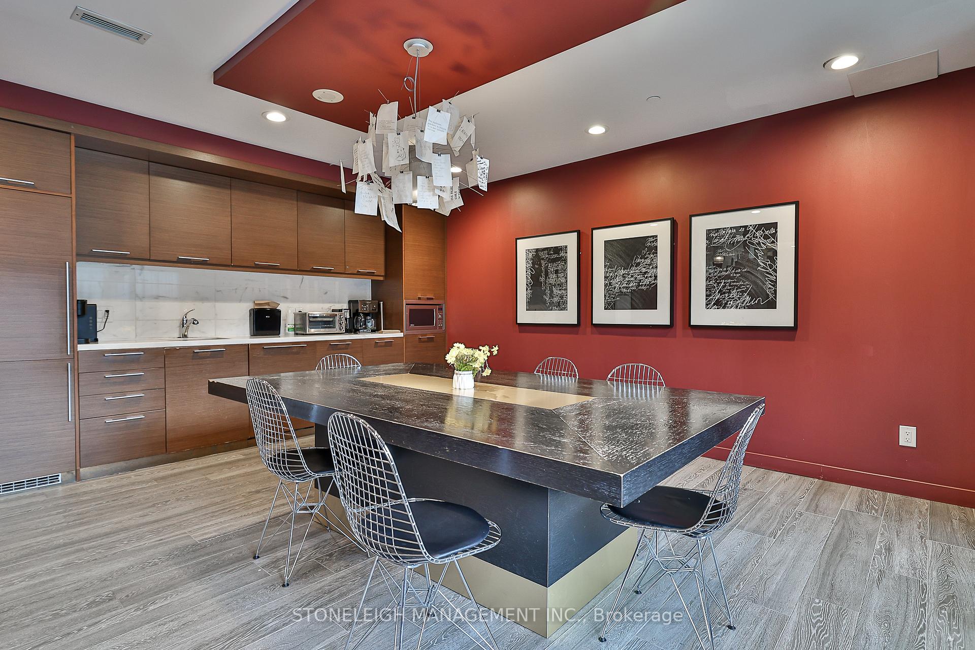 2 Bedrooms Condo at 105 George, Toronto For sale
