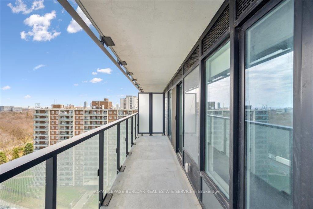 1 Bedroom Condo at 575 Bloor,  Toronto For sale