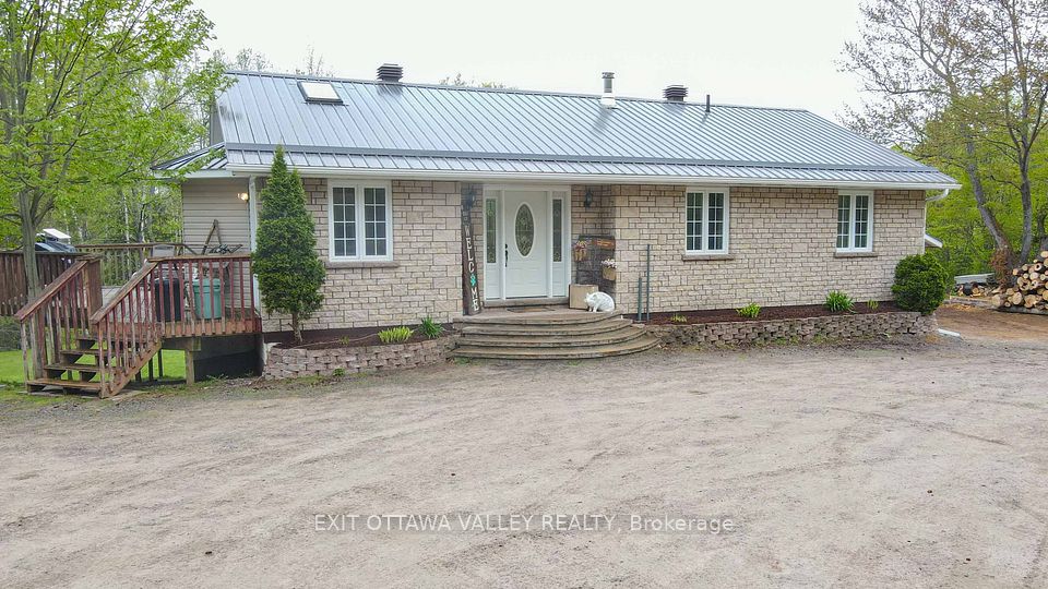 3321 Old Barry's Bay Road, Madawaska Valley, ON K0J 1B0