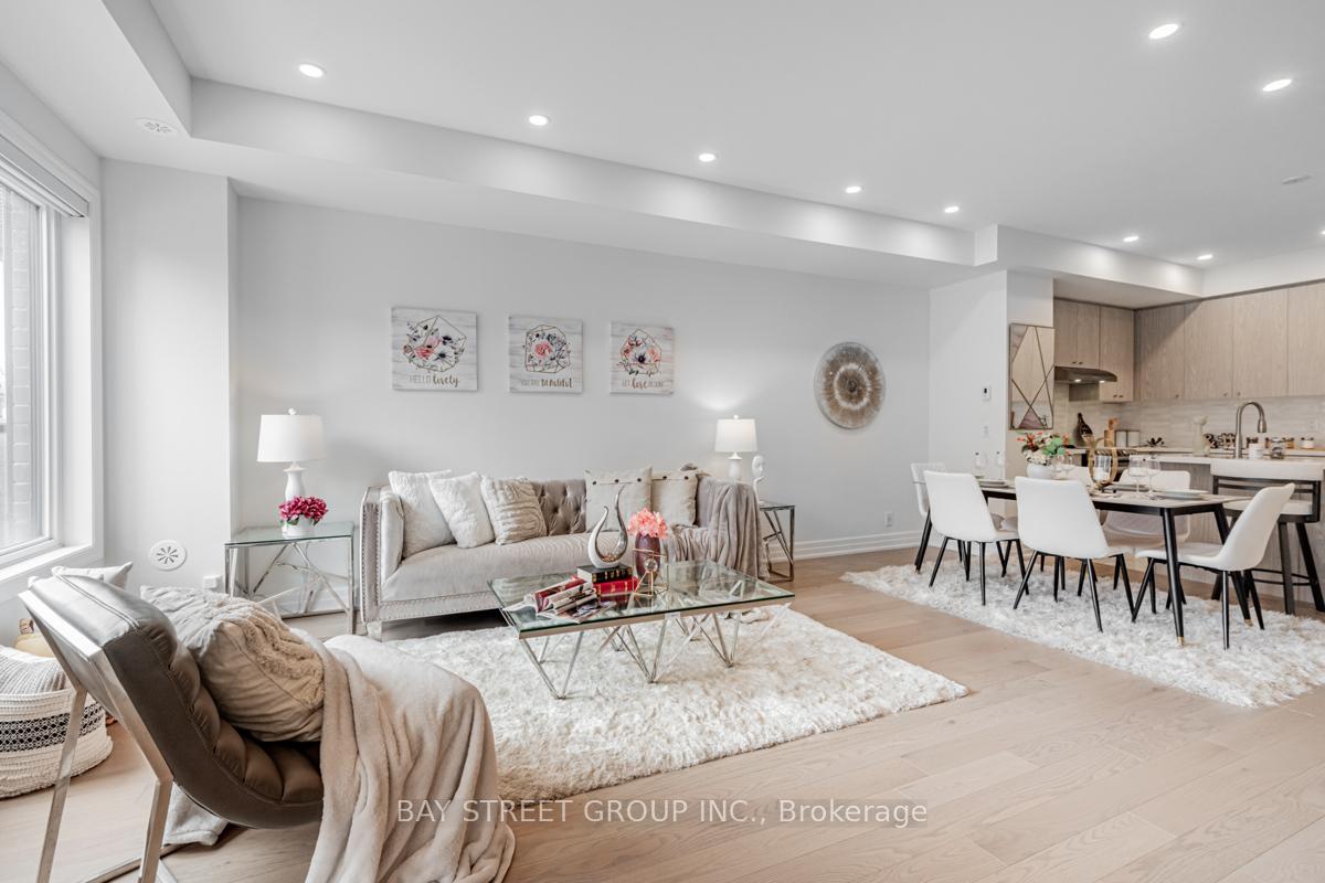 22 Herman Gilroy Lane, Markham, ON L6C 3L7