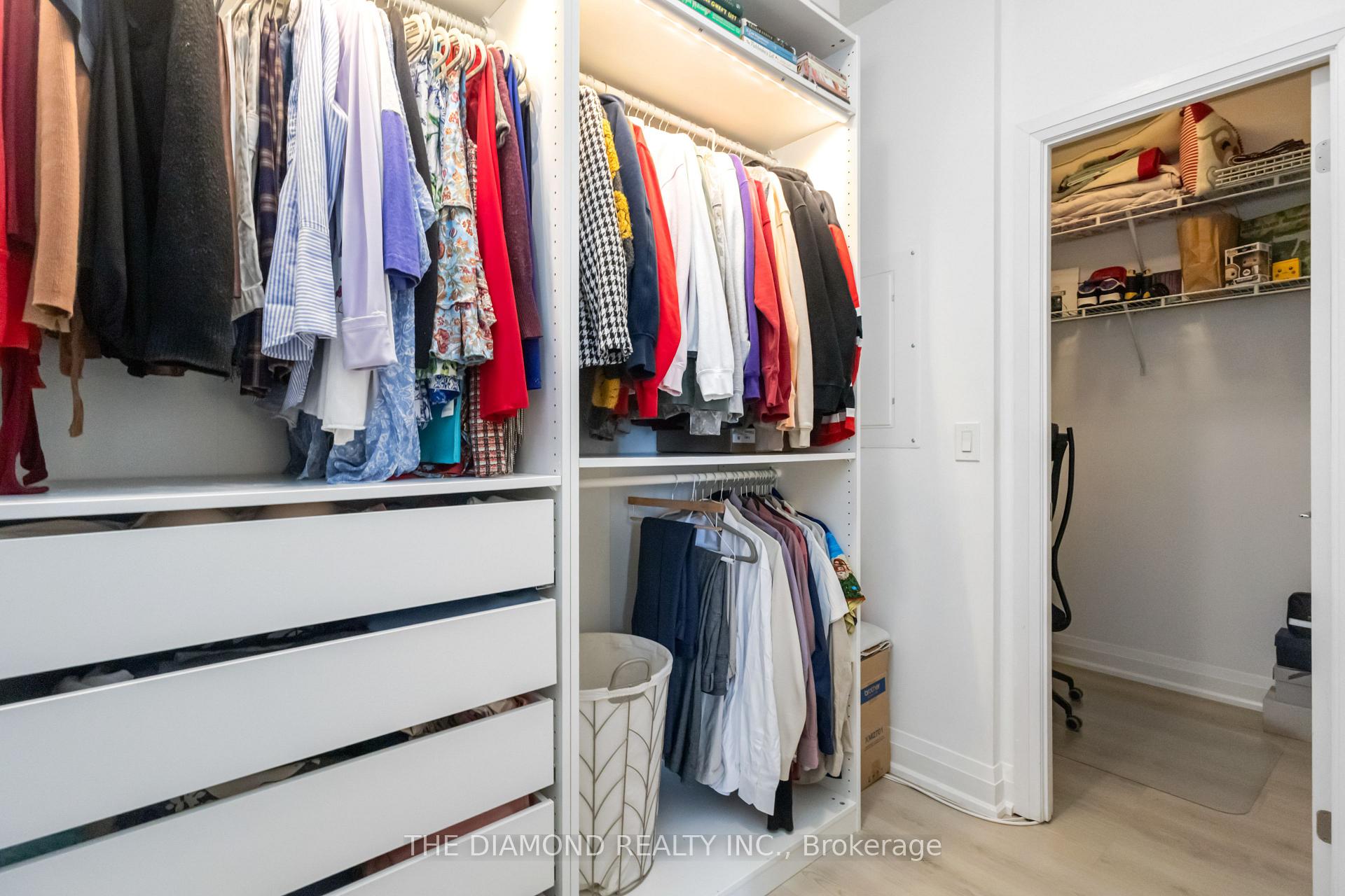2 Bedrooms Condo at 1185 The Queensway, Toronto For sale