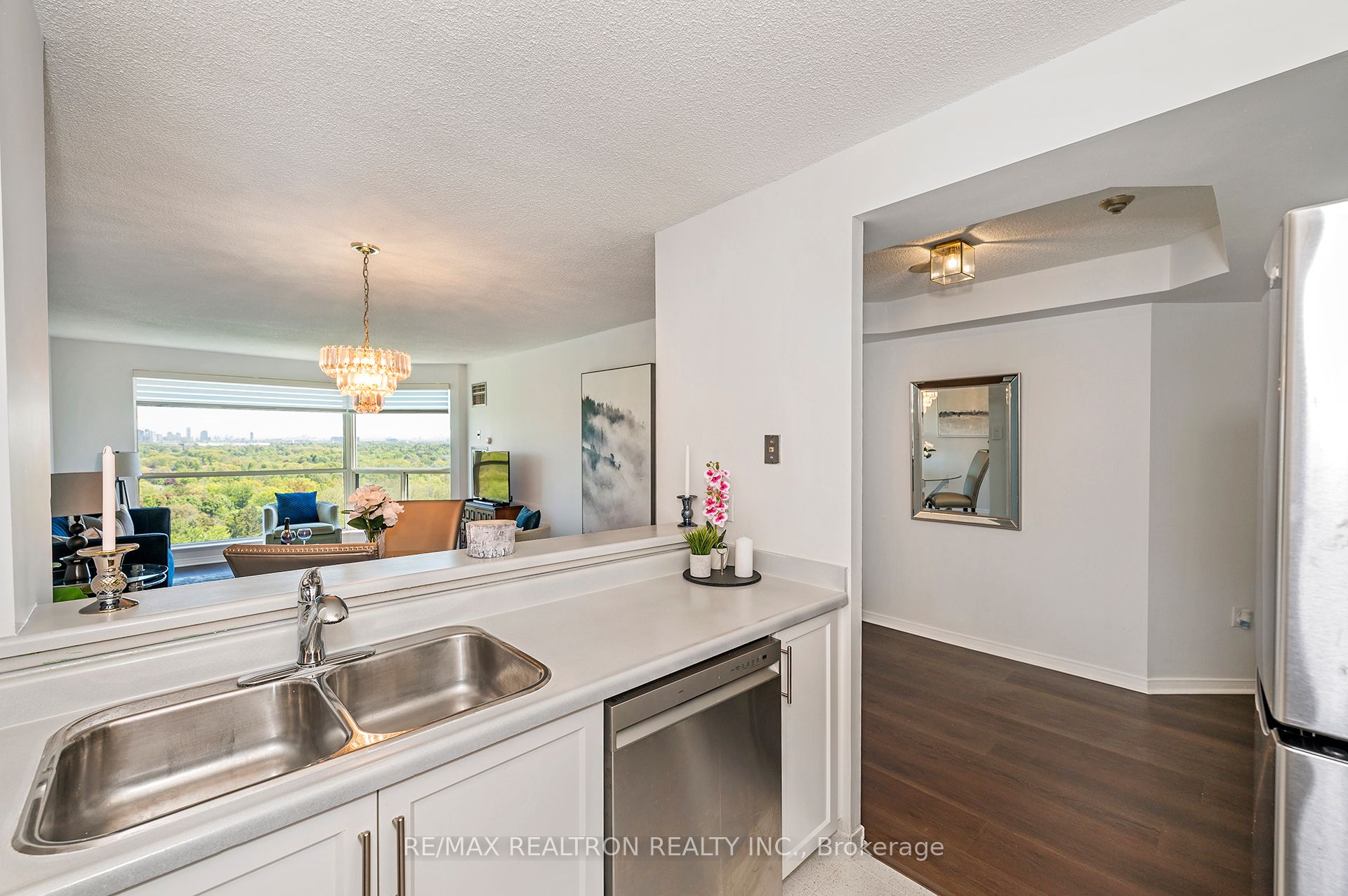 2155 Burnhamthorpe Road W, #1301