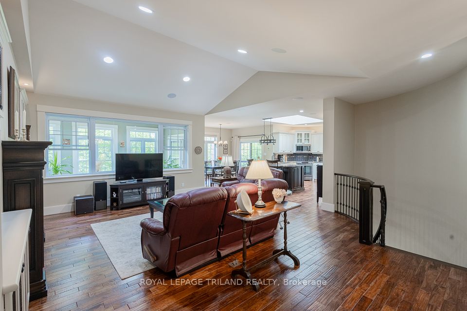 10387 Pinetree Drive, Lambton Shores, ON N0M 1T0