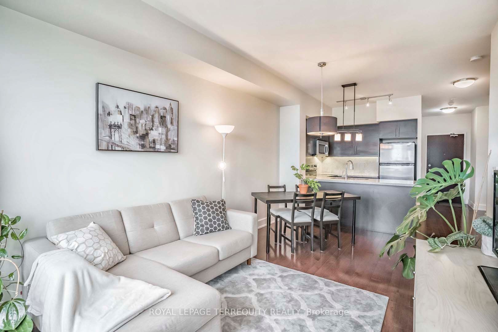 676 Sheppard Avenue E, #607