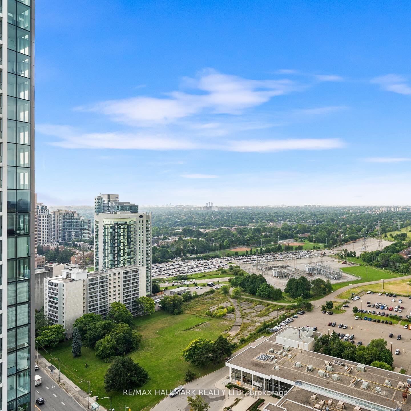 2 Bedrooms Condo at 7 Golden Lion,  Toronto For sale