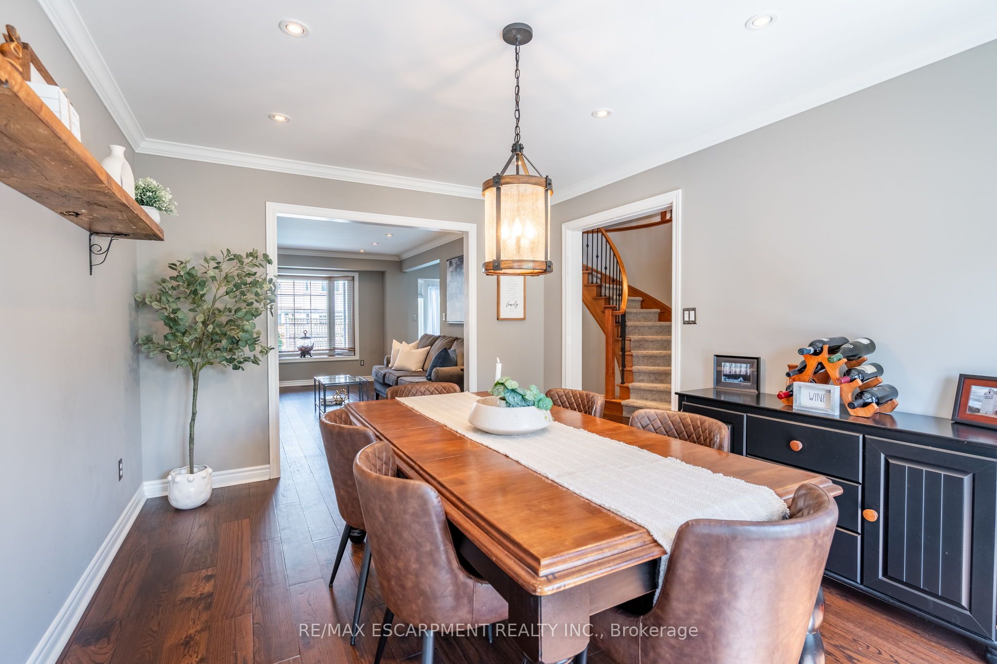 2431 Baxter Crescent