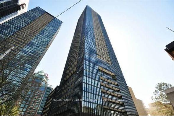 2 Bedrooms Condo at 101 Charles, Toronto For sale