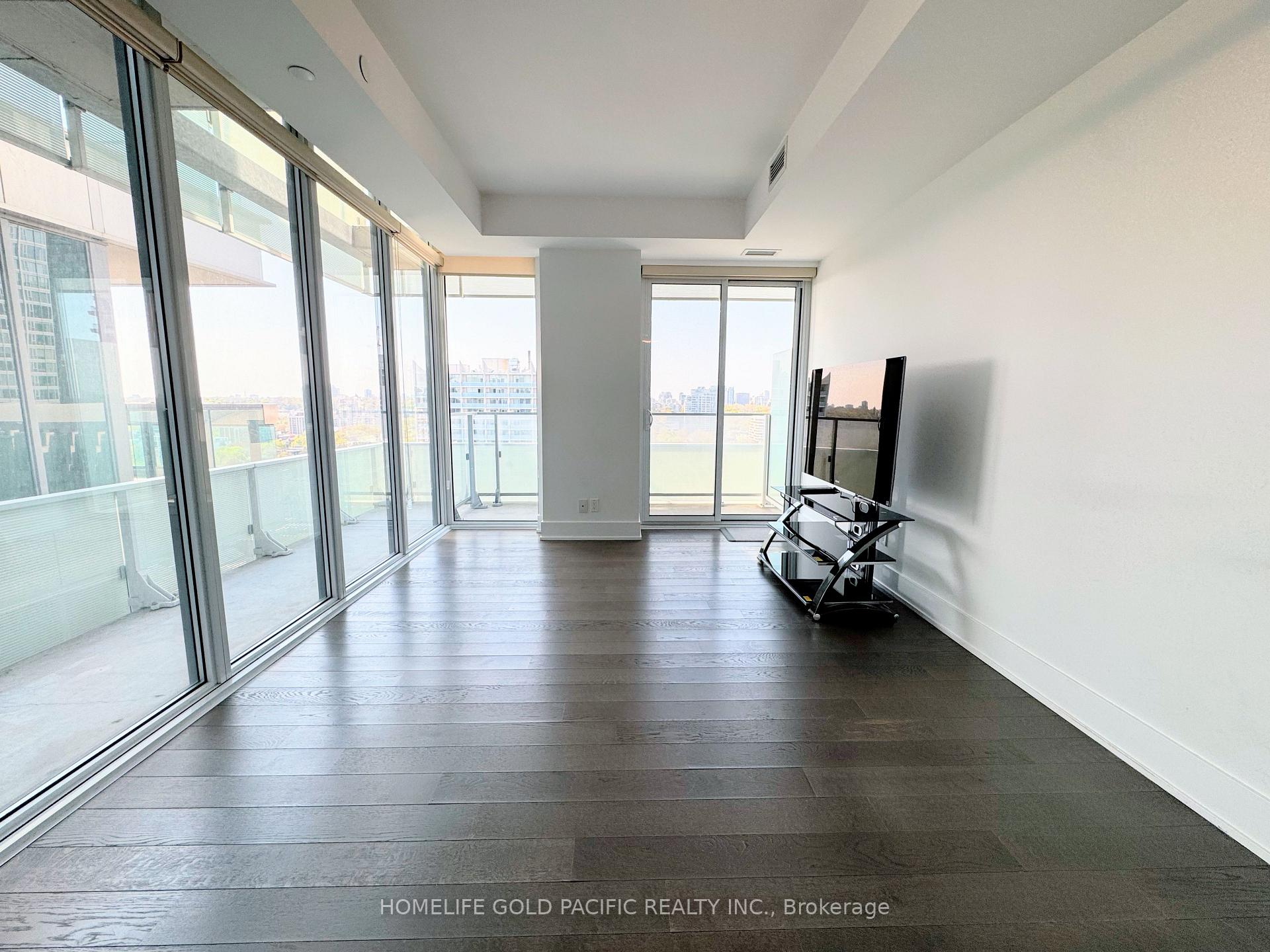 2 Bedrooms Condo at 200 Bloor, Toronto For sale