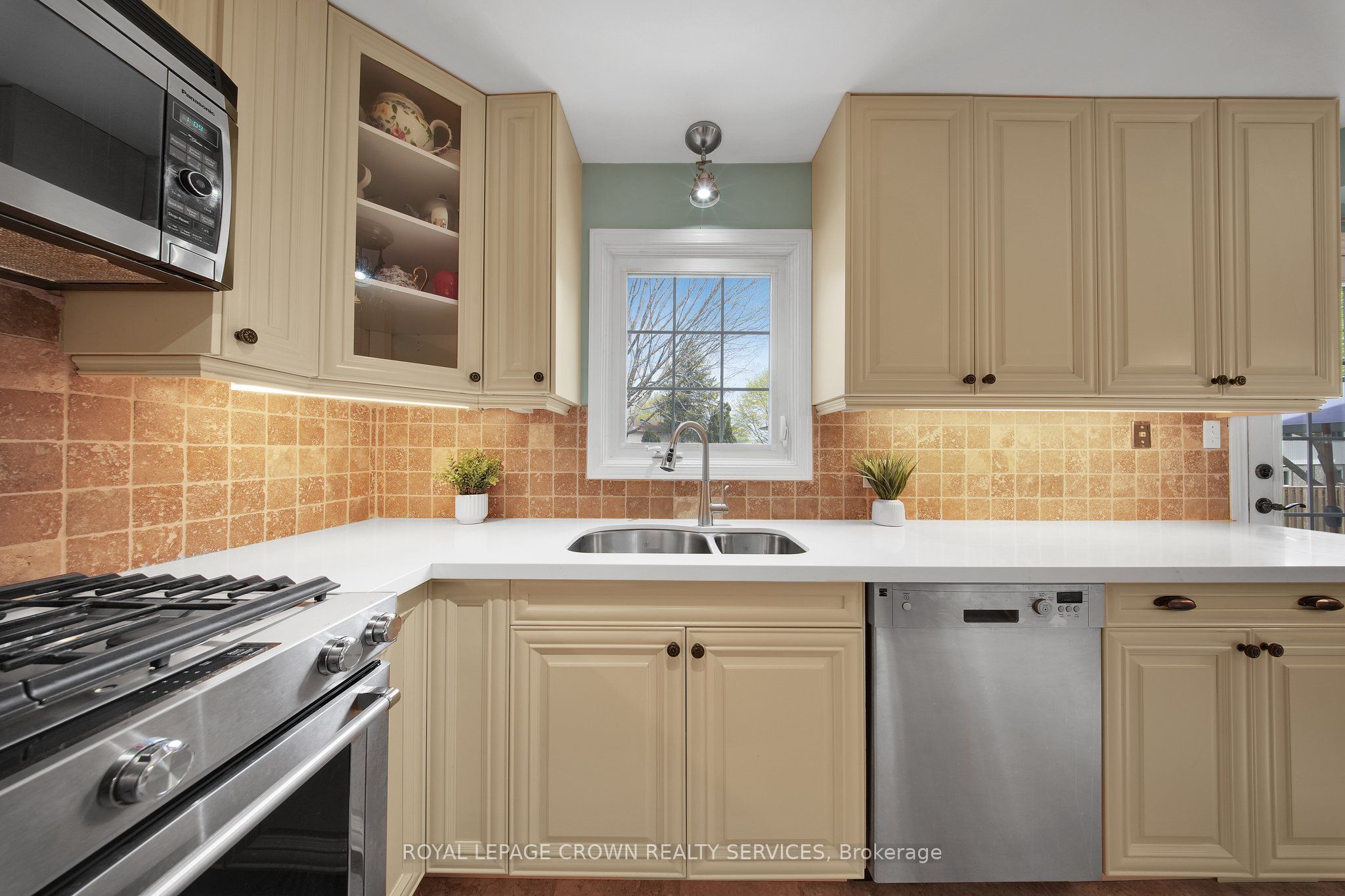383 Ashworth Drive