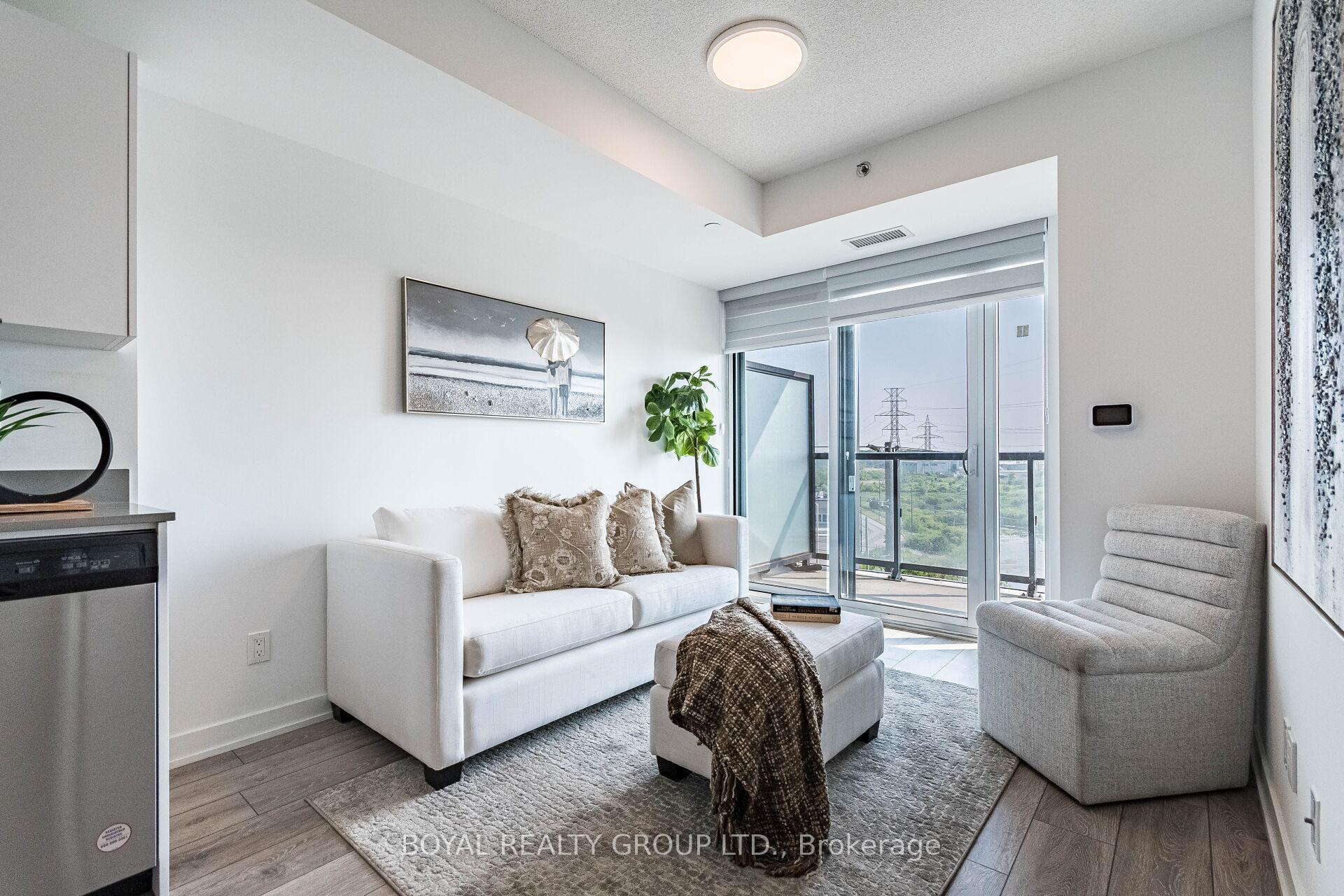2 Bedrooms Condo at 3200 Dakota Common, Burlington For sale