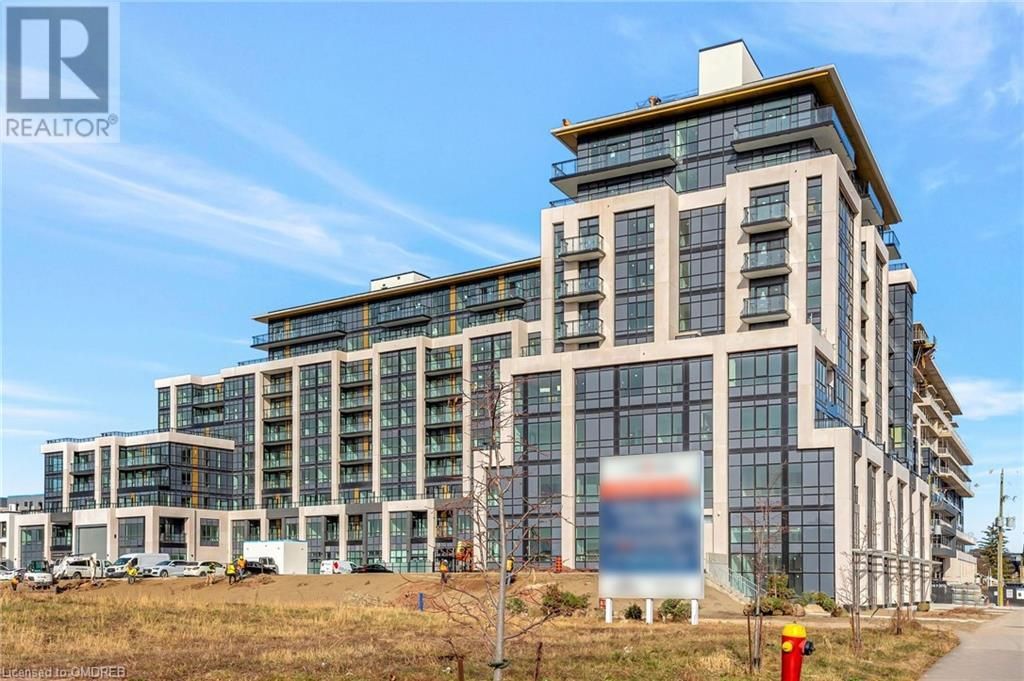 405 Dundas Street W 209