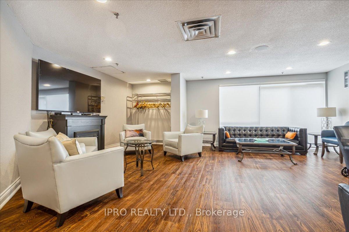 1 Bedroom Condo at 2511 Lakeshore, Oakville For sale