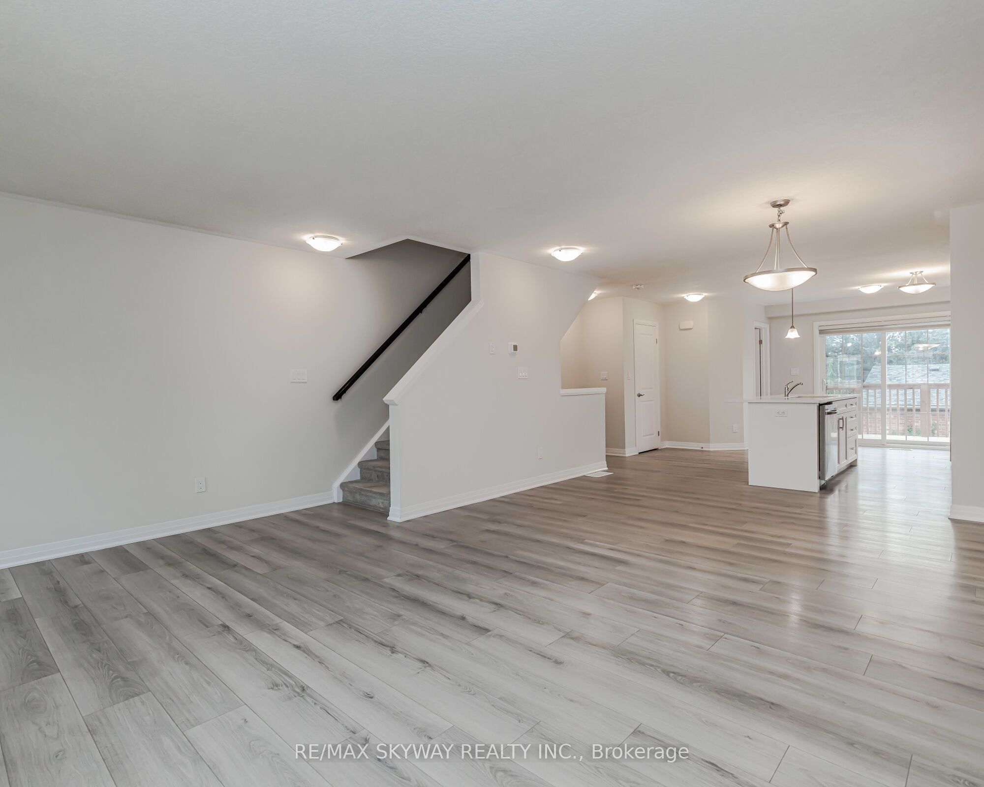 311 Woolwich Street, #5