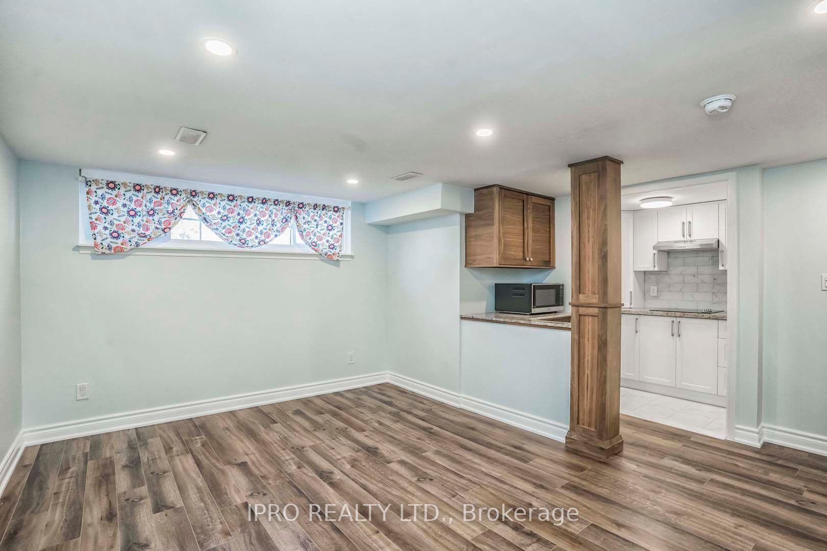 3614 Holden Crescent