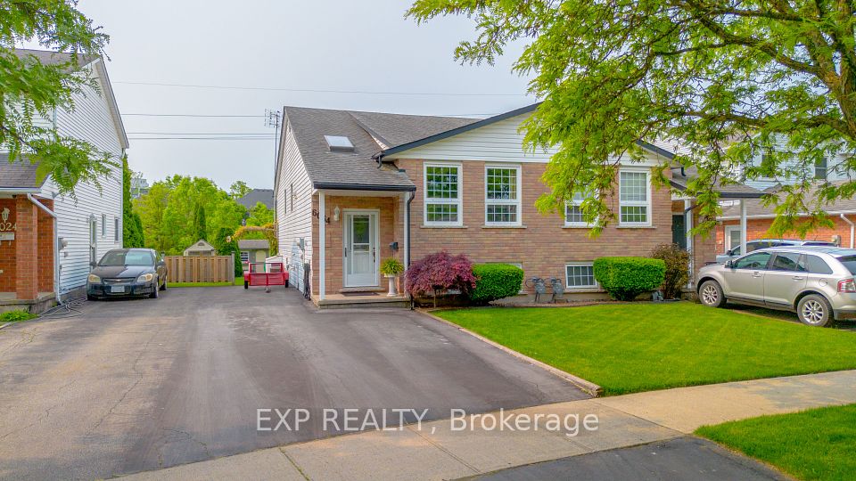 6034 Wildrose Crescent