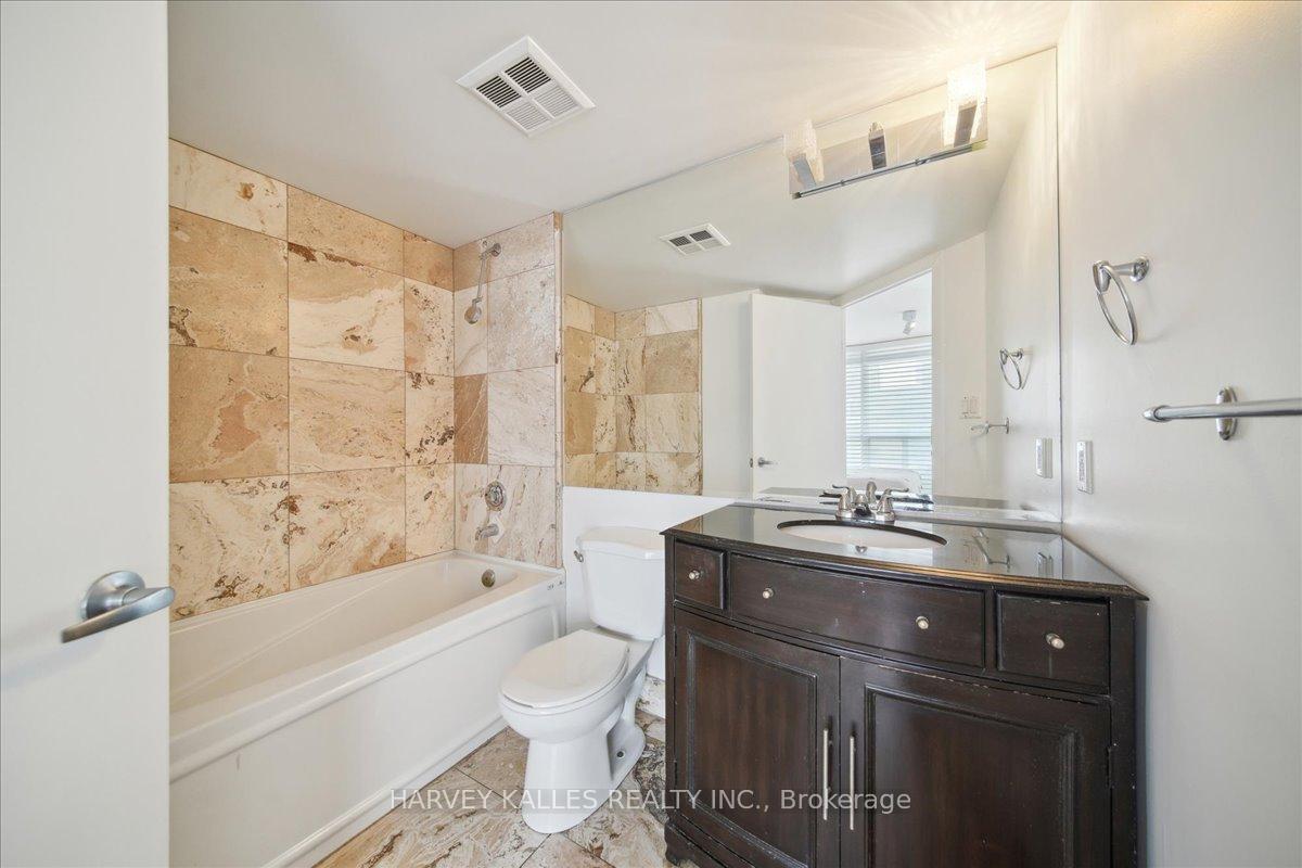 2 Bedrooms Condo at 550 Queens, Toronto For sale