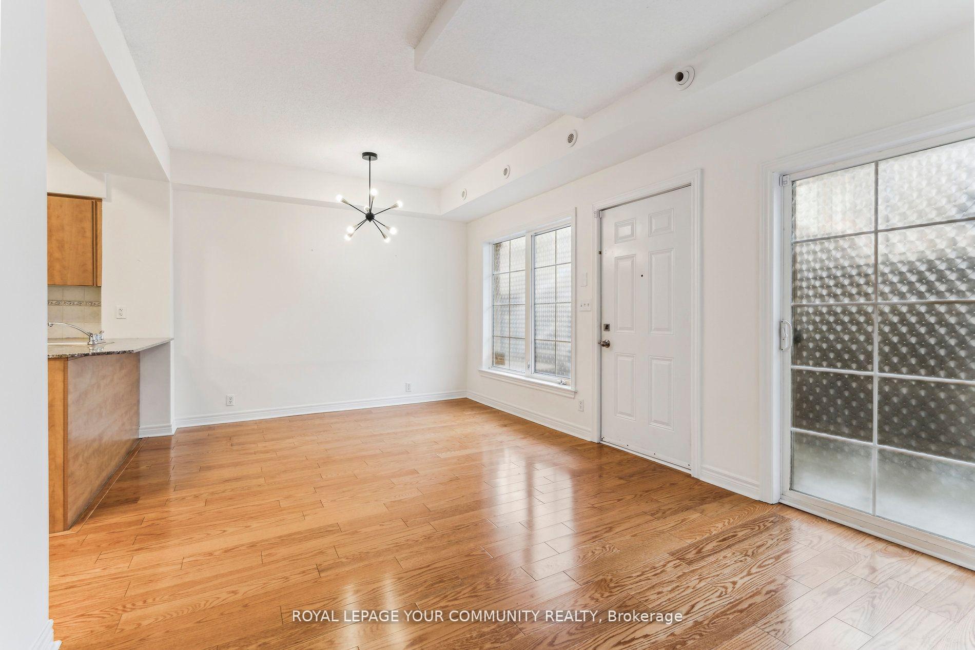 3 Bedrooms Condo at 207 Wellesley,  Toronto For sale