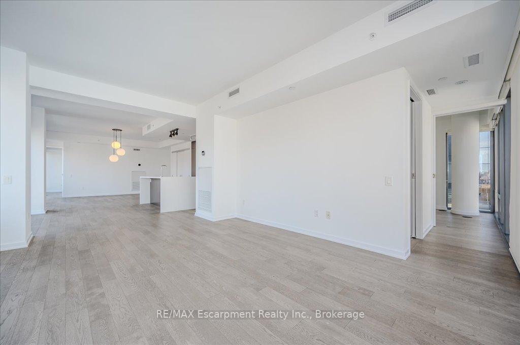 2 Bedrooms Condo at 60 Colborne, Toronto For sale