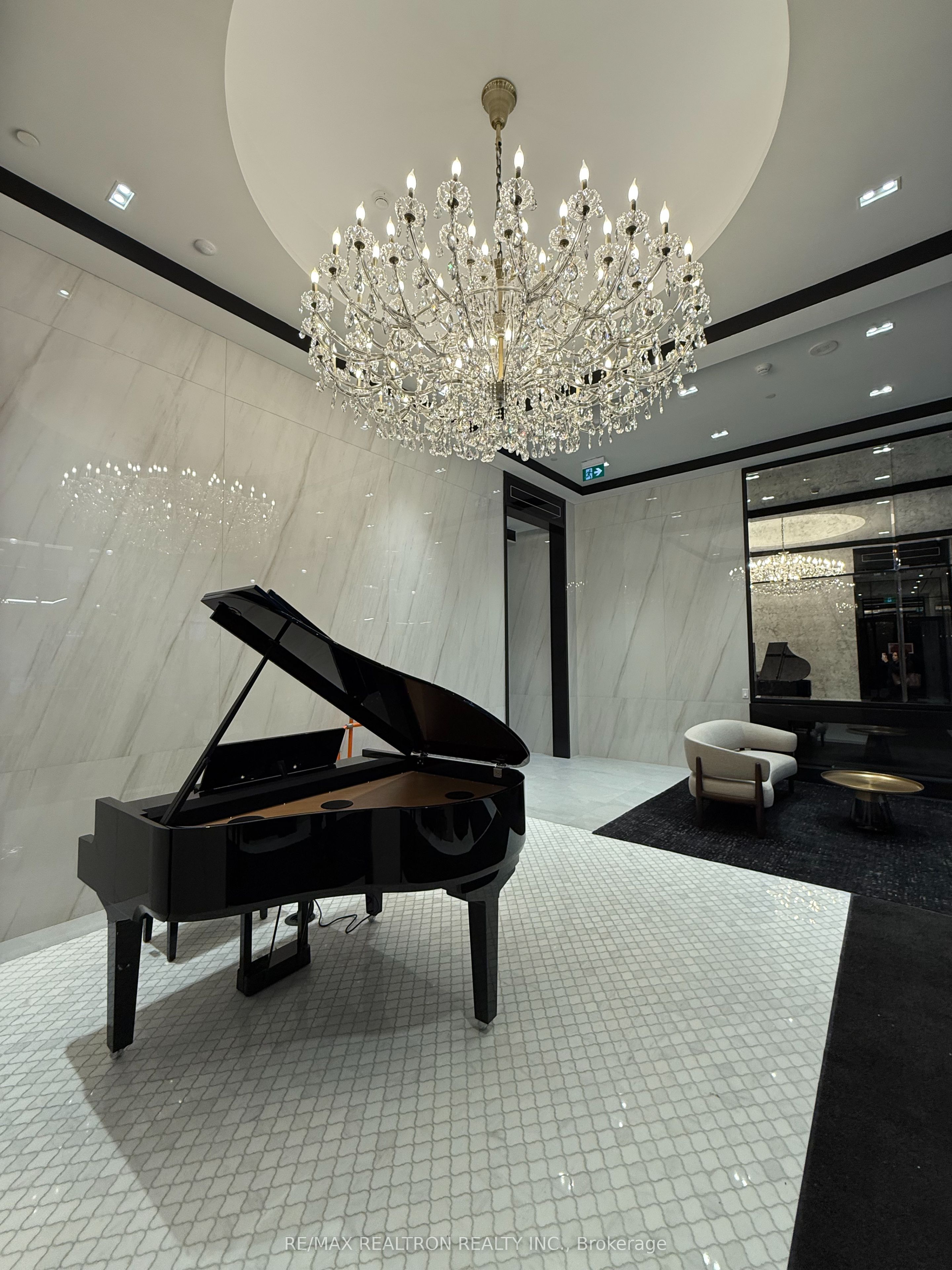 8 Wellesley Street W, #1215