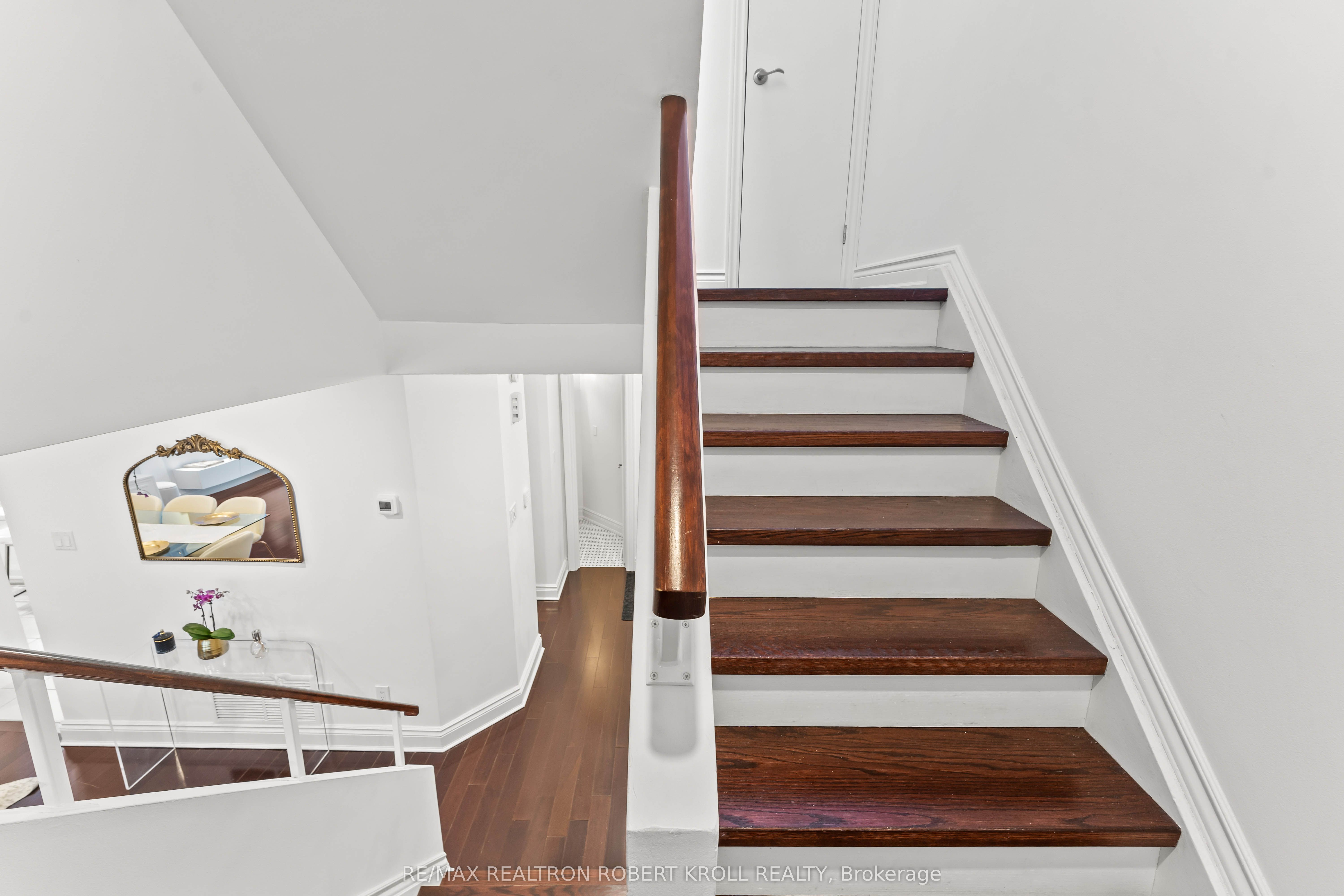 778 Avenue Road