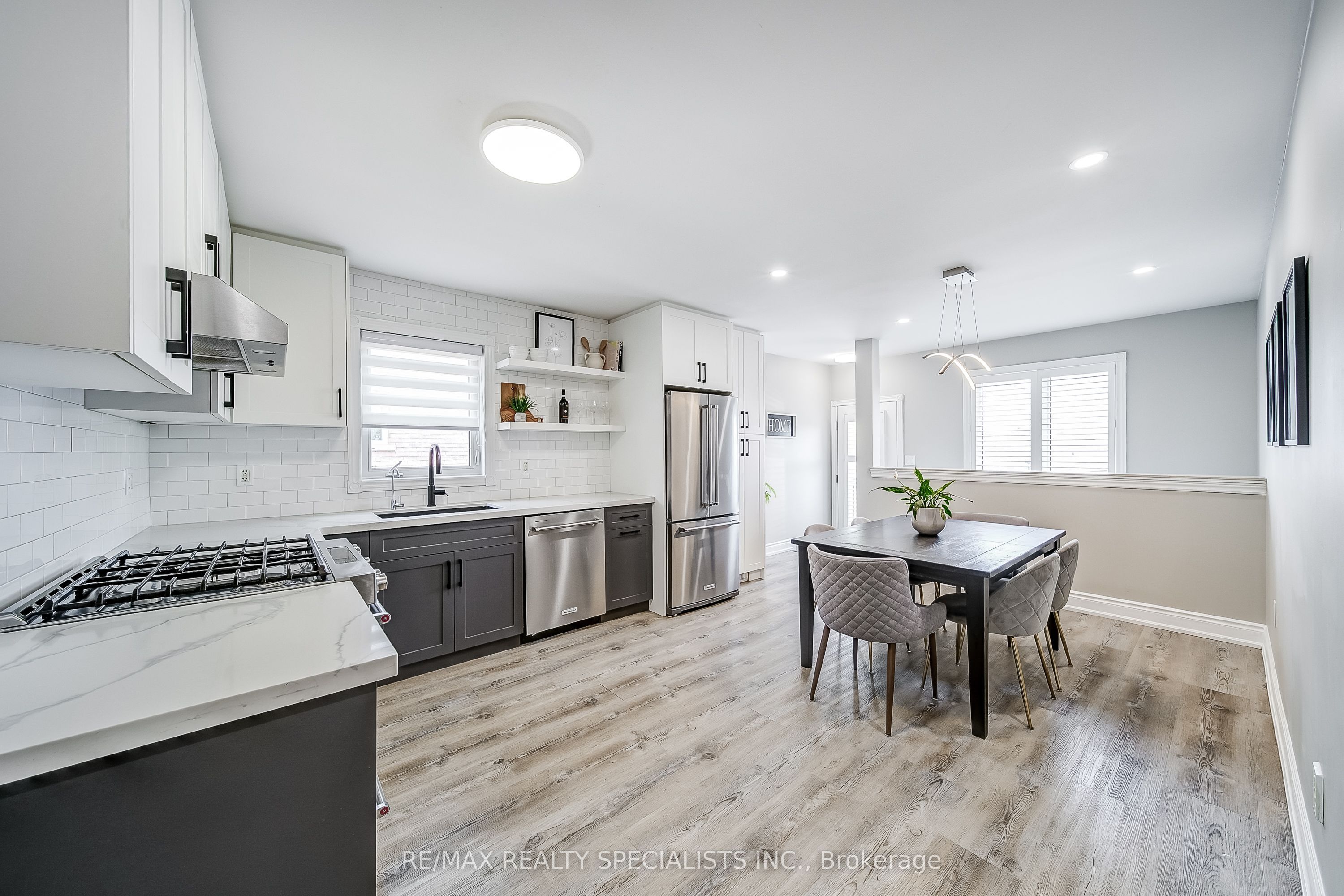 8 Wyman Crescent