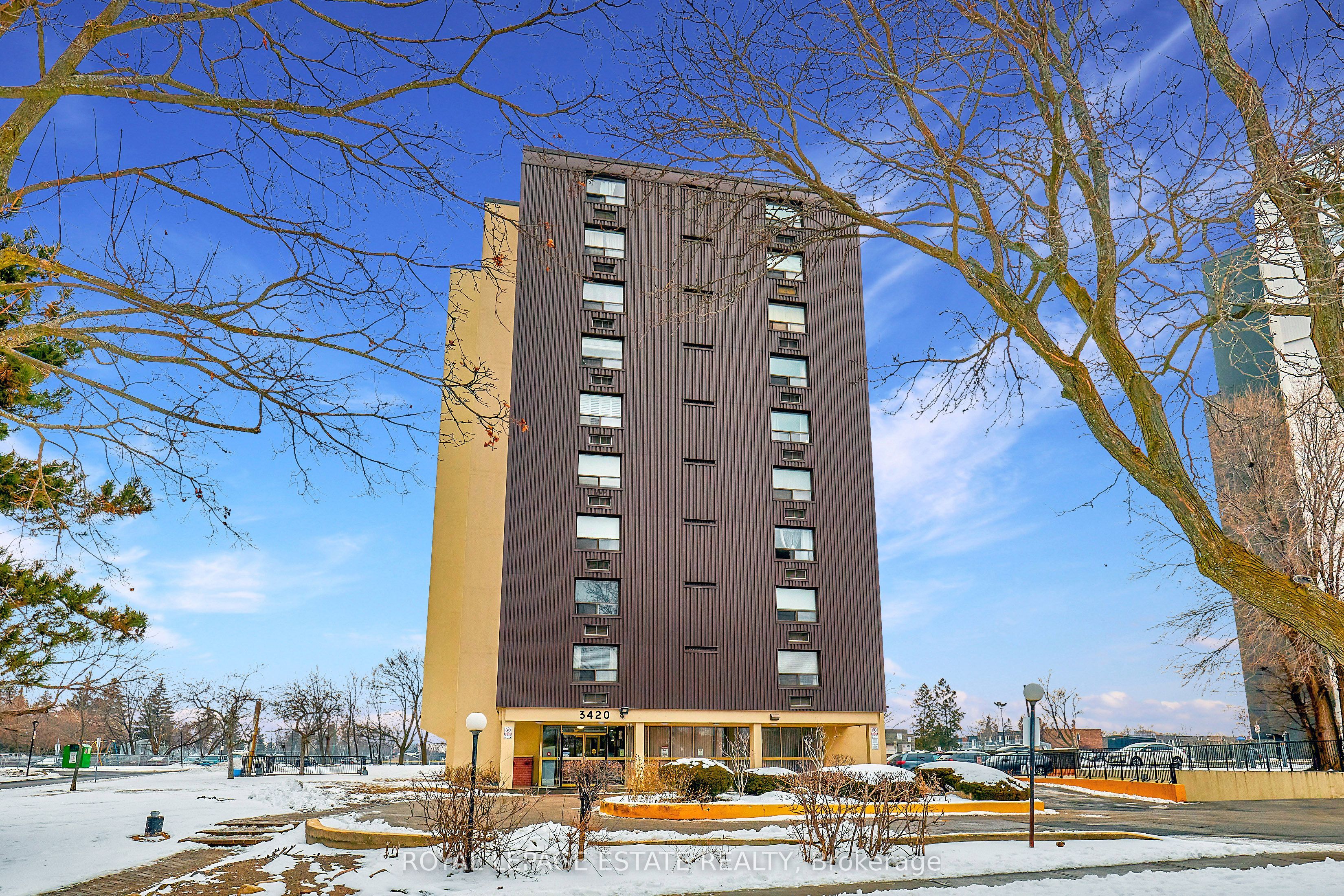 #704 - 3420 Eglinton Avenue, Toronto, ON M1J 2H9