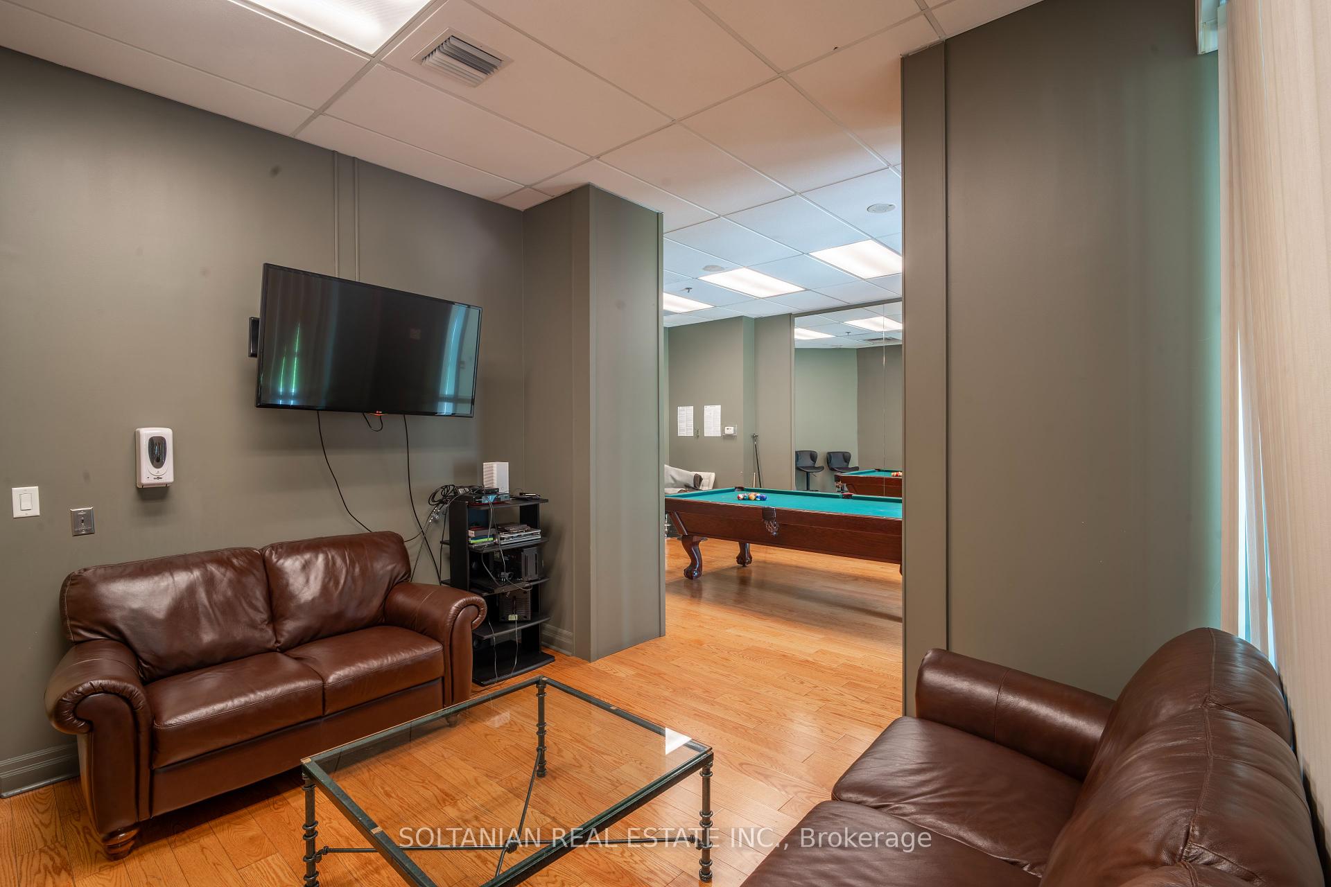 2 Bedrooms Condo at 60 Byng, Toronto For sale