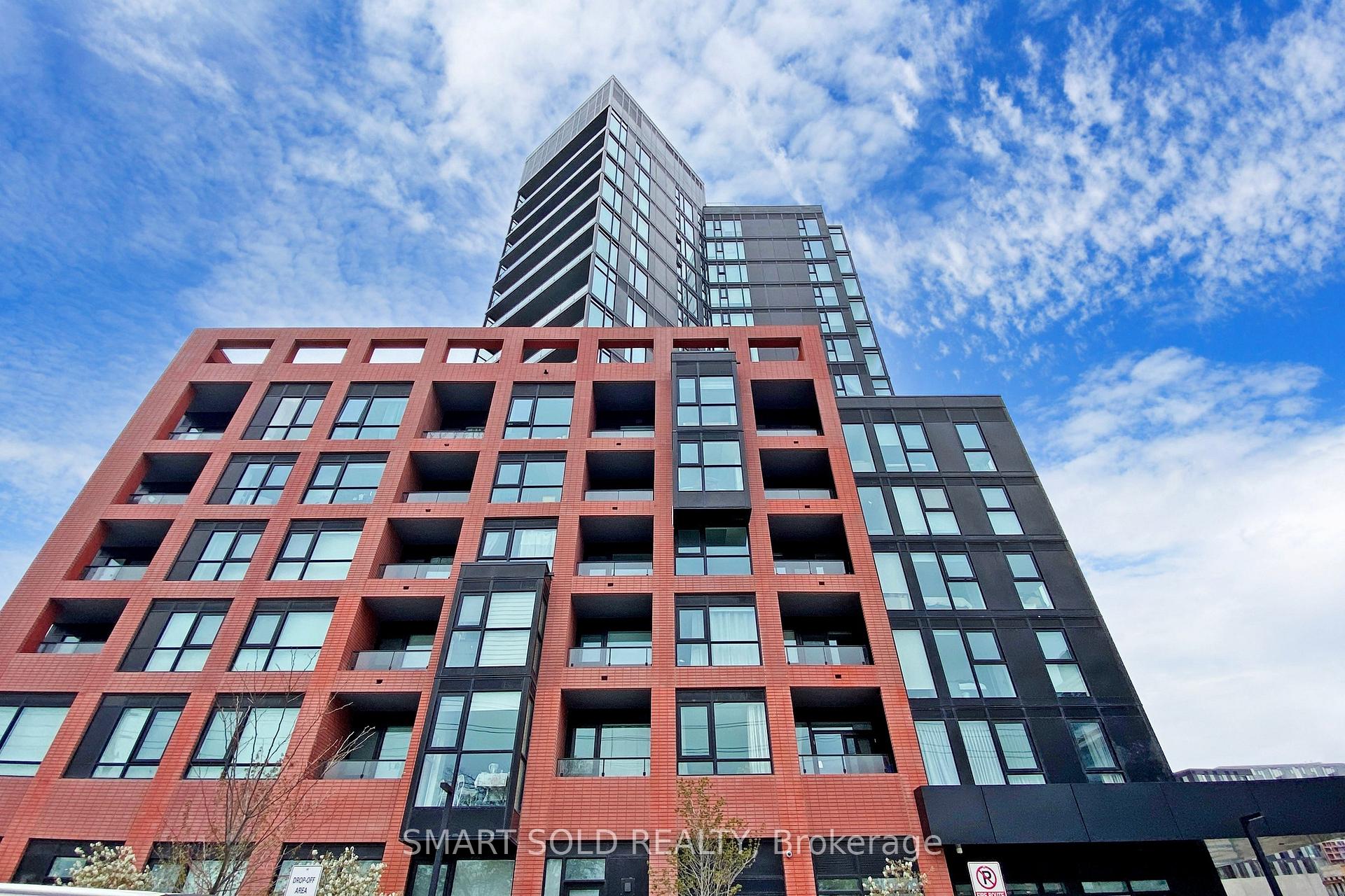 3 Bedrooms Condo at 8 Tippett, Toronto For sale
