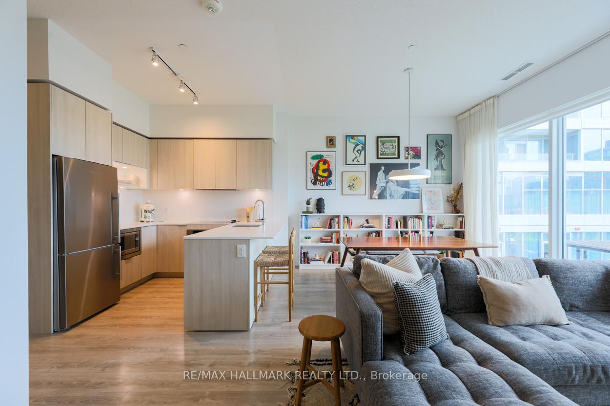 3 Bedrooms Condo at 20 Tubman, Toronto For sale