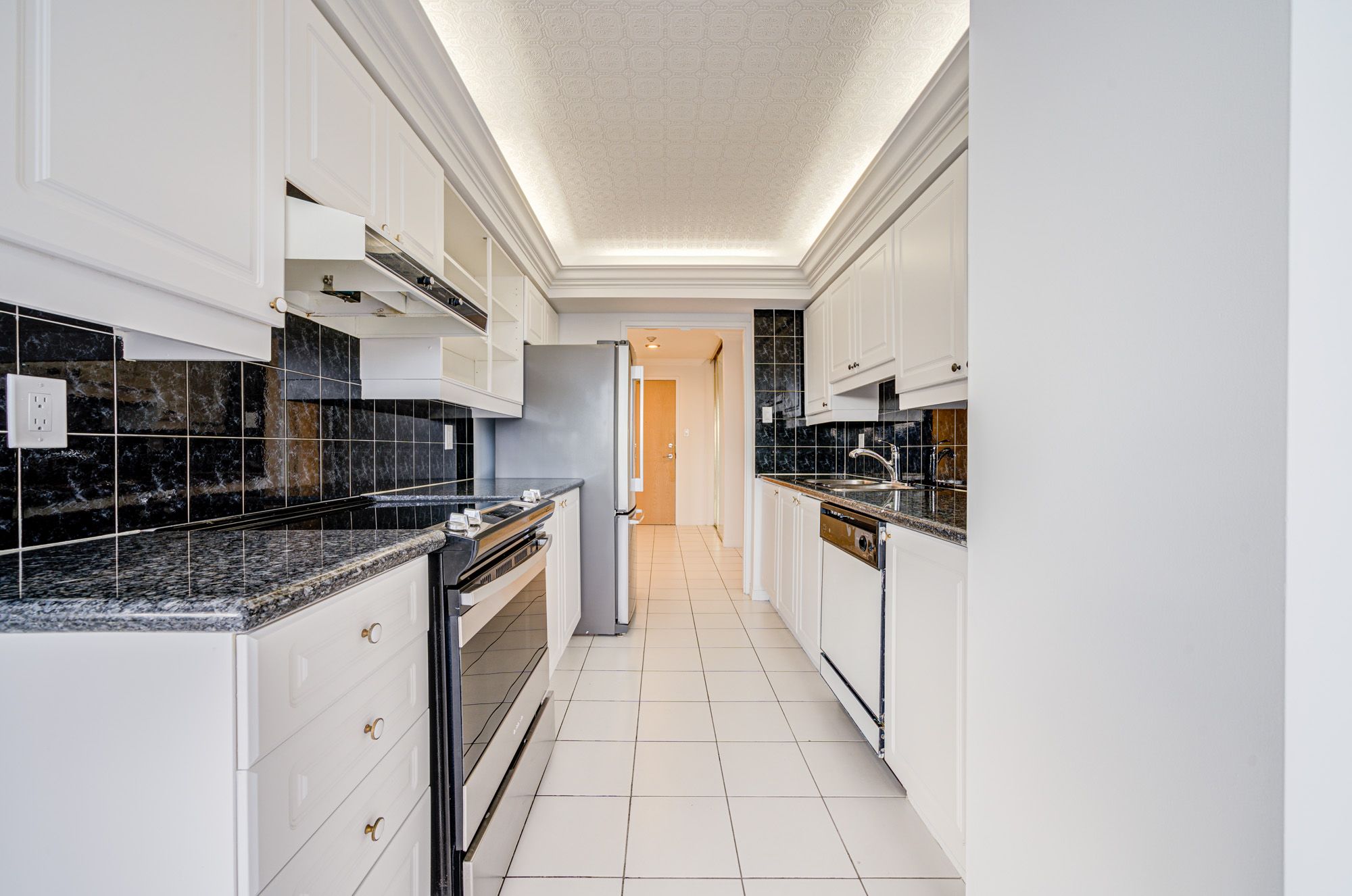 11 Townsgate Drive 1204