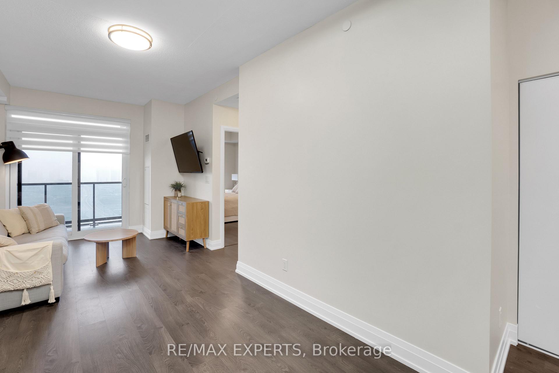 2 Bedrooms Condo at 3700 Highway 7, Vaughan For sale