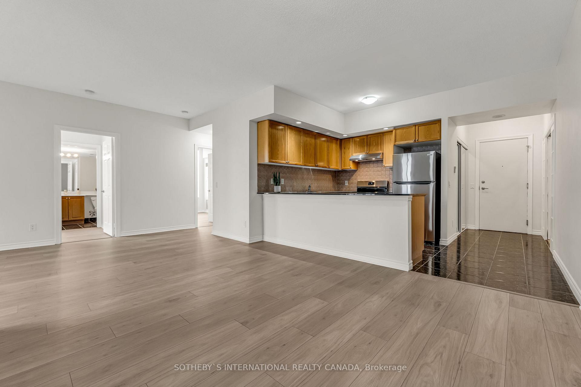 3 Bedrooms Condo at 5233 Dundas,  Toronto For sale