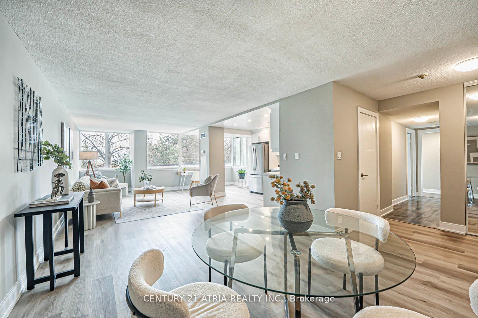 2 Bedrooms Condo at 350 Webb, Mississauga For sale